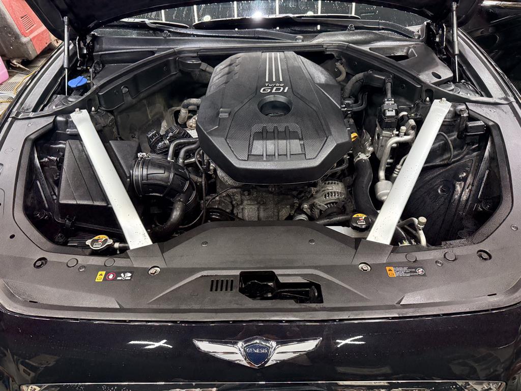 Genesis G70 - Vista 8