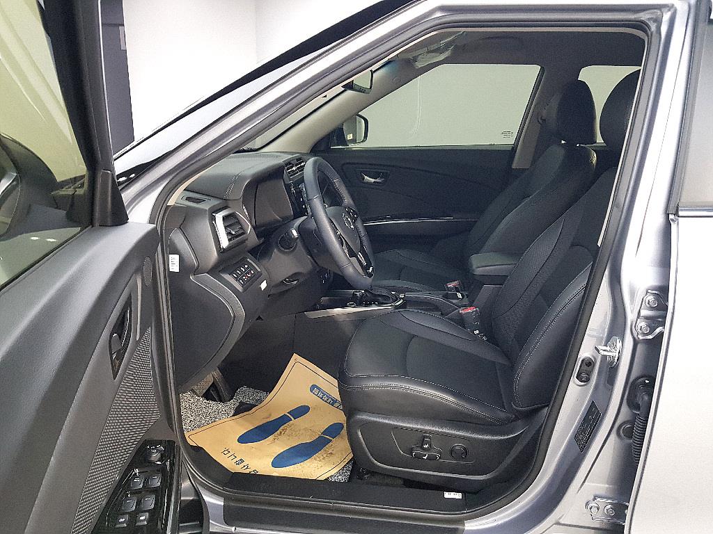 Ssangyong Tivoli - Vista 8