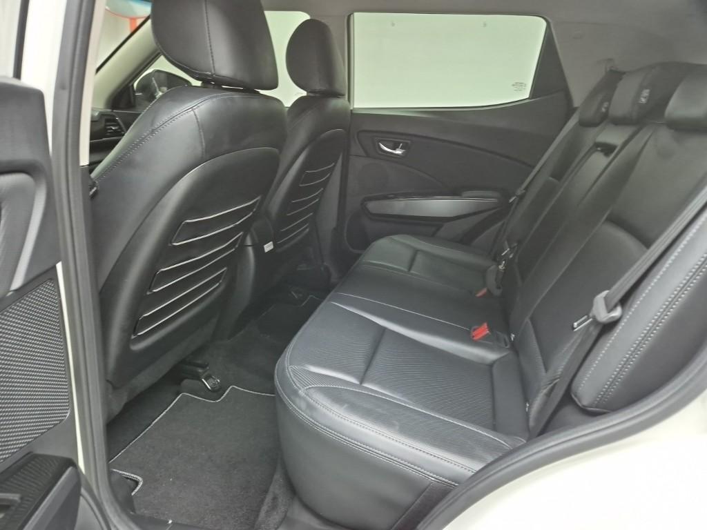 Ssangyong Tivoli - Vista 12