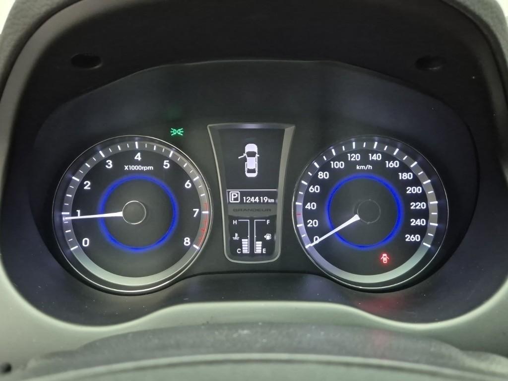 HYUNDAI Grandeur - Vista 6