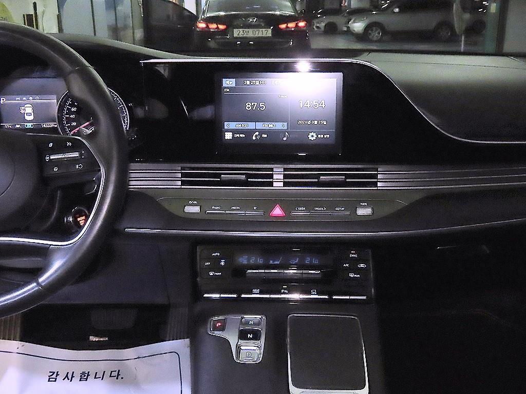 HYUNDAI Grandeur - Vista 11