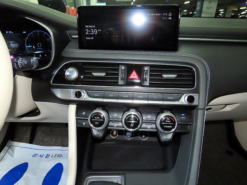 Genesis G70 - Vista 11