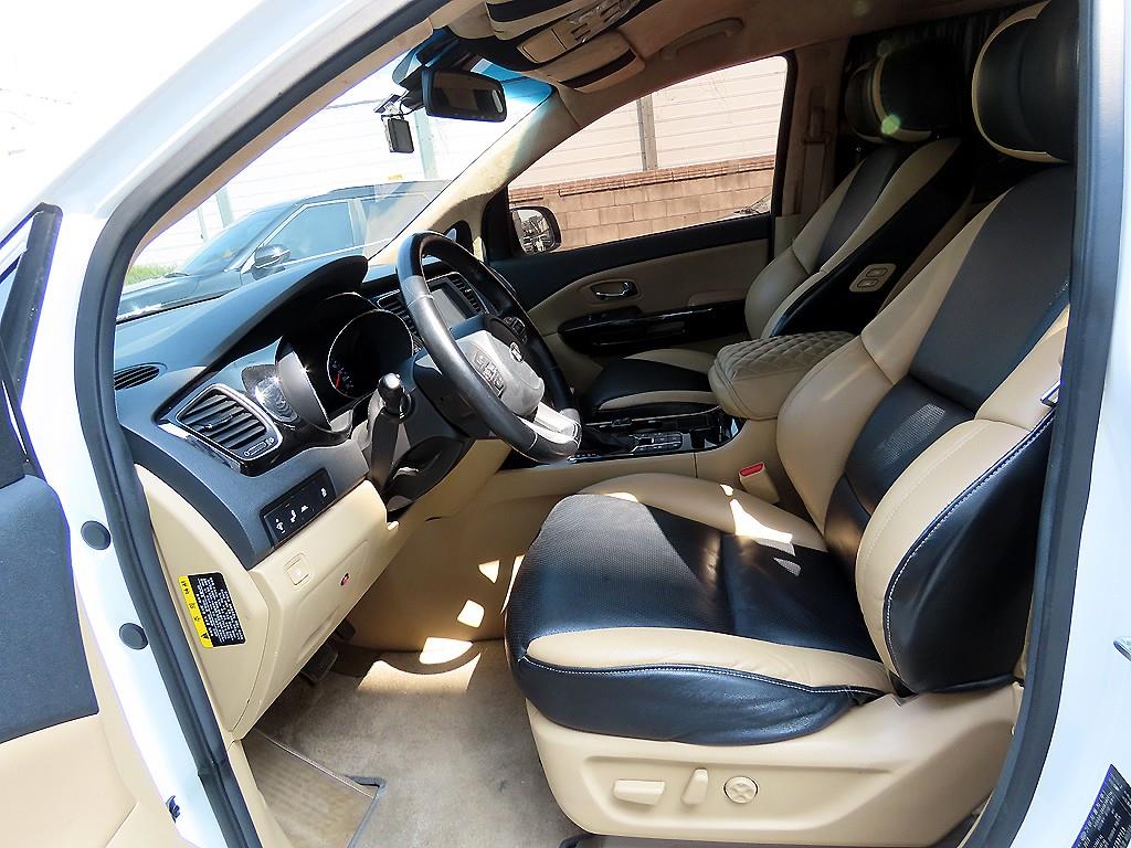 KIA Carnival - Vista 5