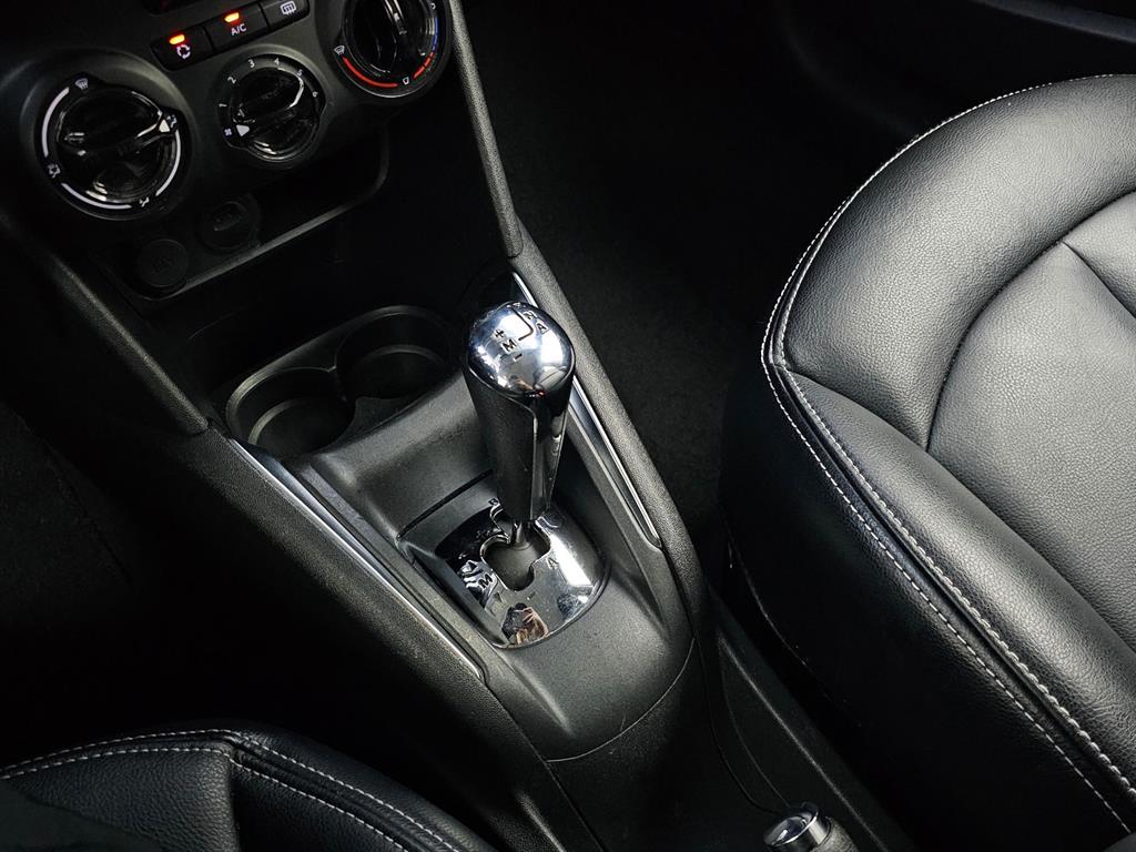 Peugeot 208 - Vista 9