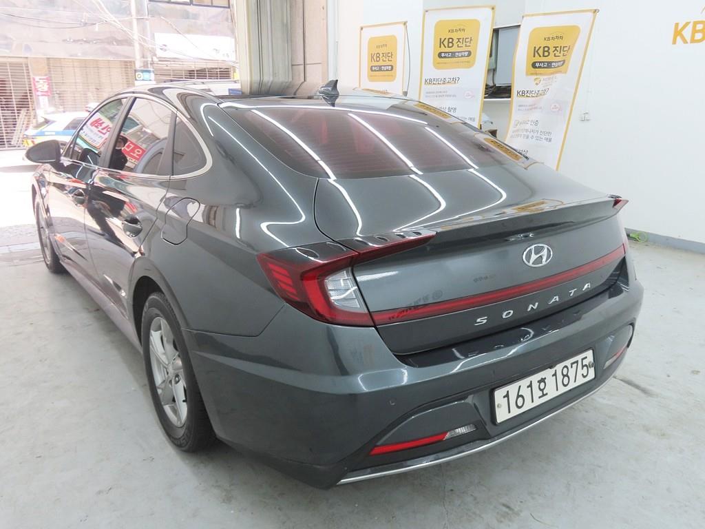 HYUNDAI Sonata - Vista 4