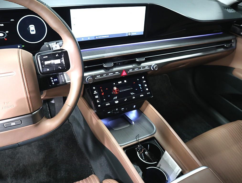 HYUNDAI Grandeur - Vista 11