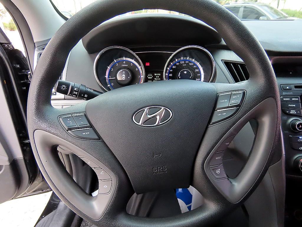 HYUNDAI Sonata - Vista 8