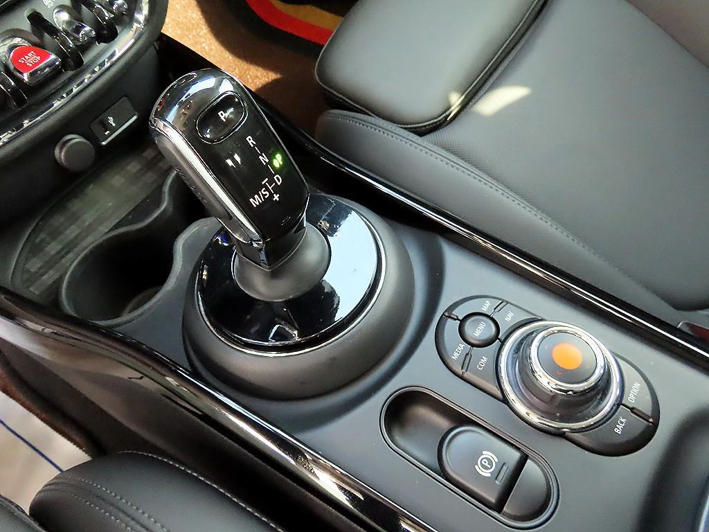 Mini Clubman - Vista 11