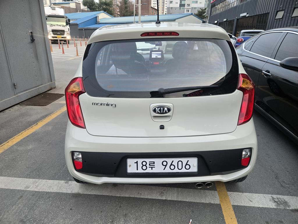 KIA Morning - Vista 4