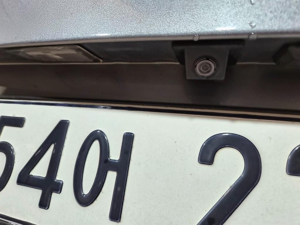 HYUNDAI Avante - Vista 5