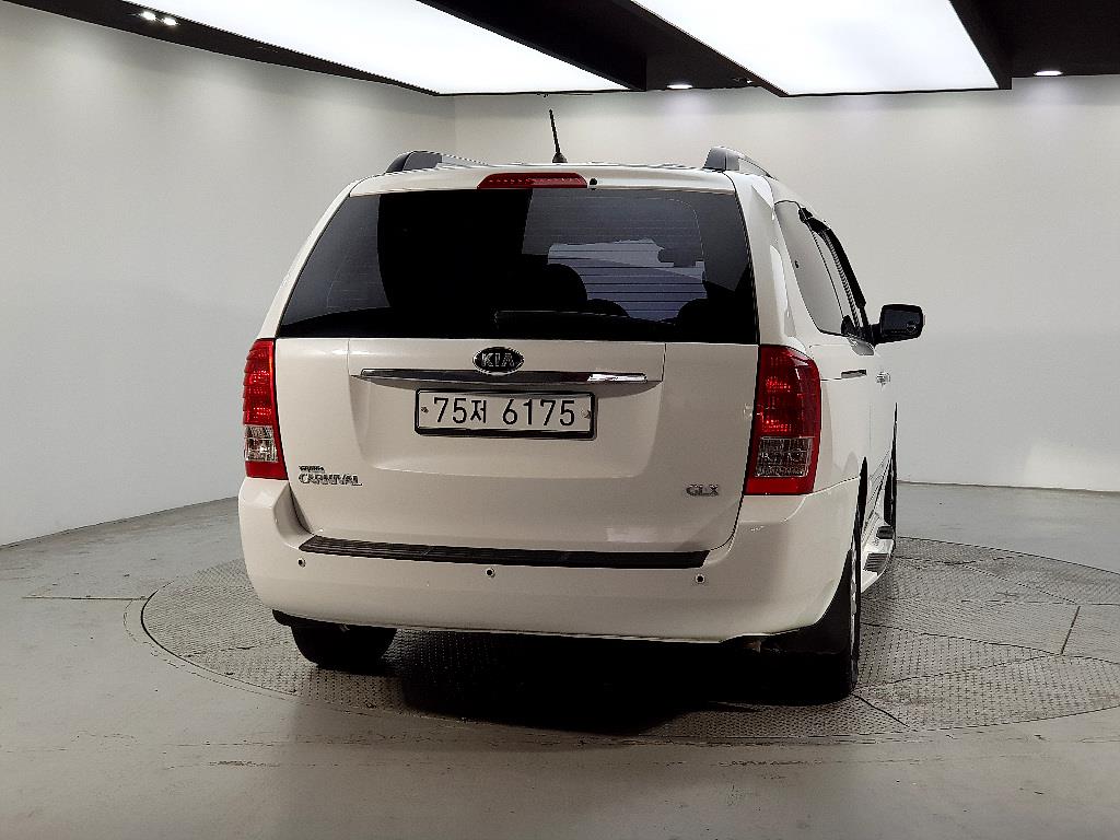KIA Carnival - Vista 3