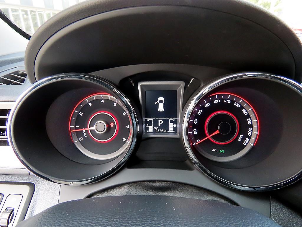 Ssangyong Tivoli - Vista 9