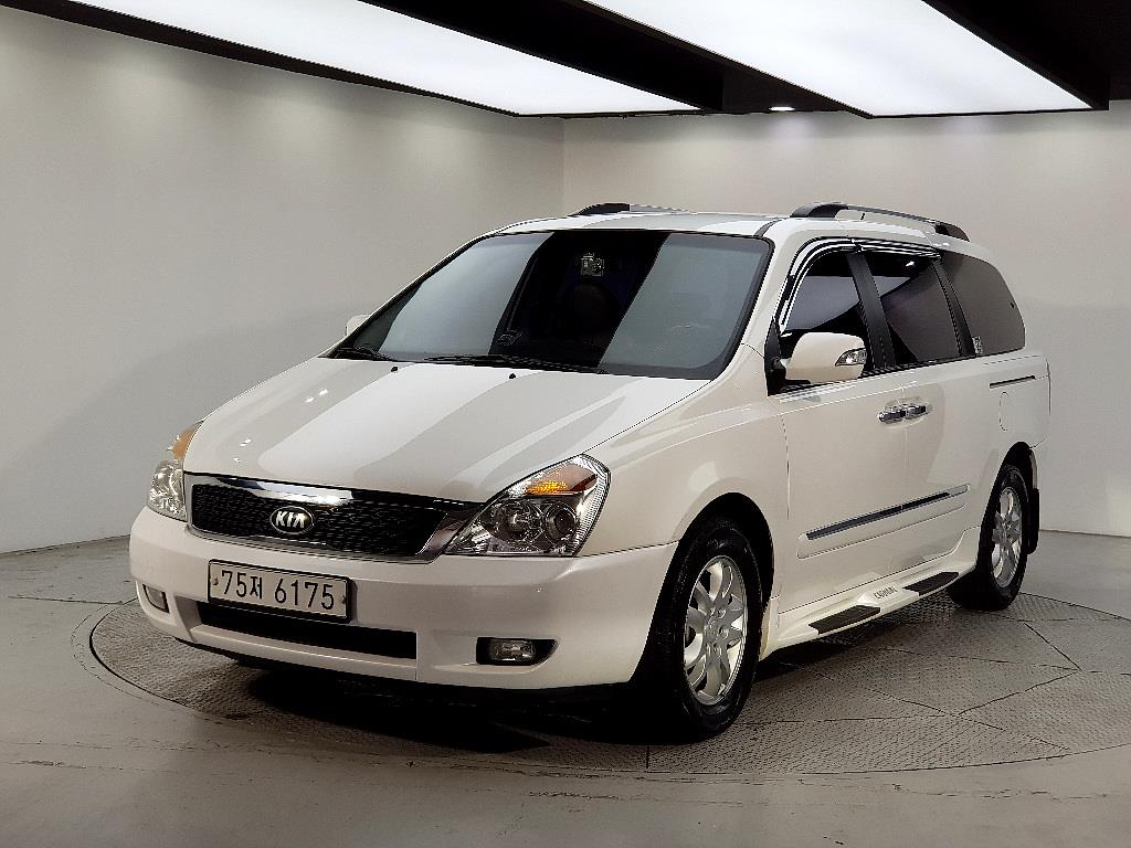 KIA Carnival 2013 Blanco - Importación desde Corea - HF Imports Iquique - Foto 1