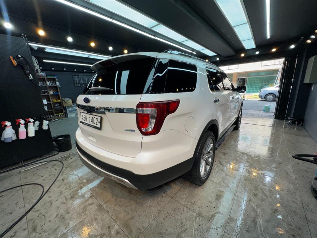 Ford Explorer - Vista 6