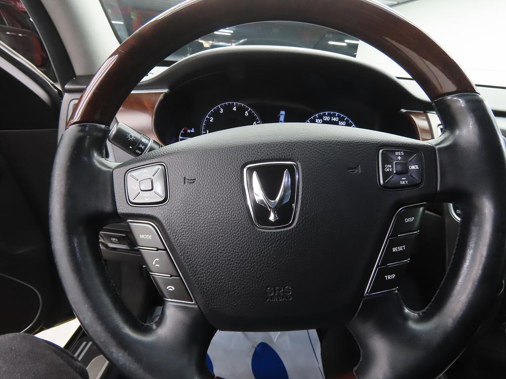 HYUNDAI Equus - Vista 8