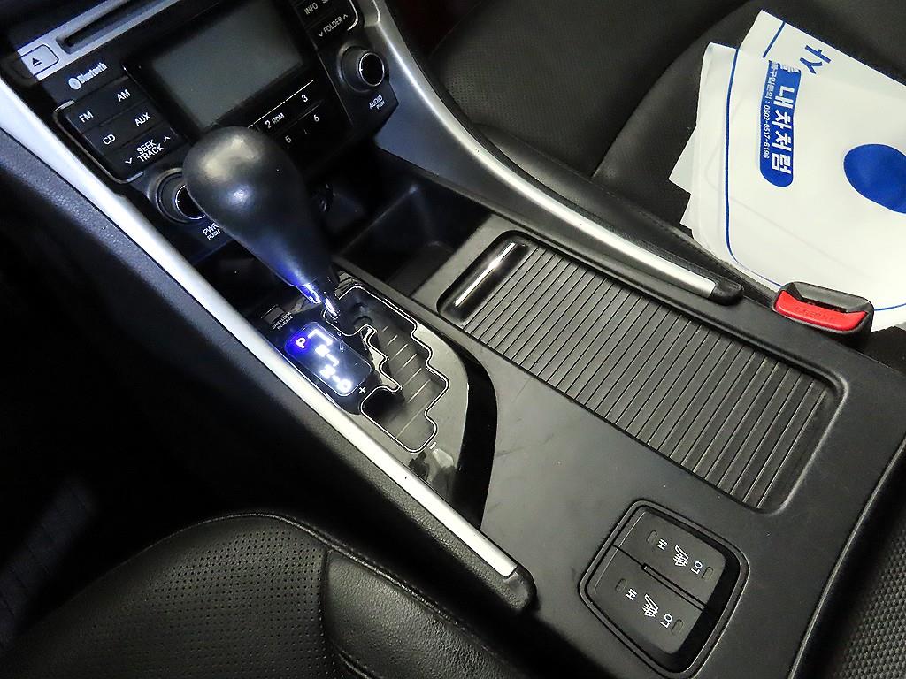 HYUNDAI Sonata - Vista 12