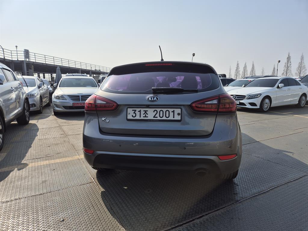 KIA K3 - Vista 5
