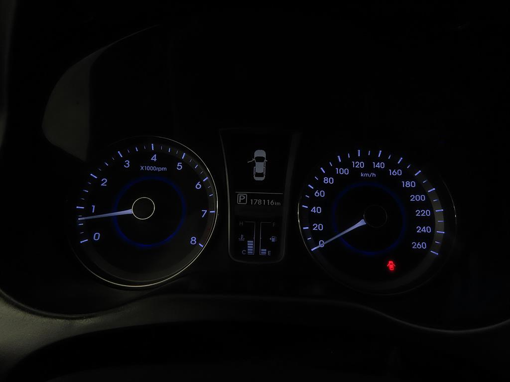 HYUNDAI Grandeur - Vista 9