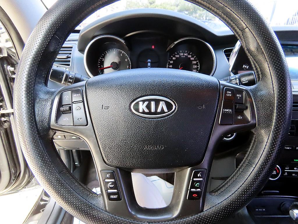 KIA K7 - Vista 8