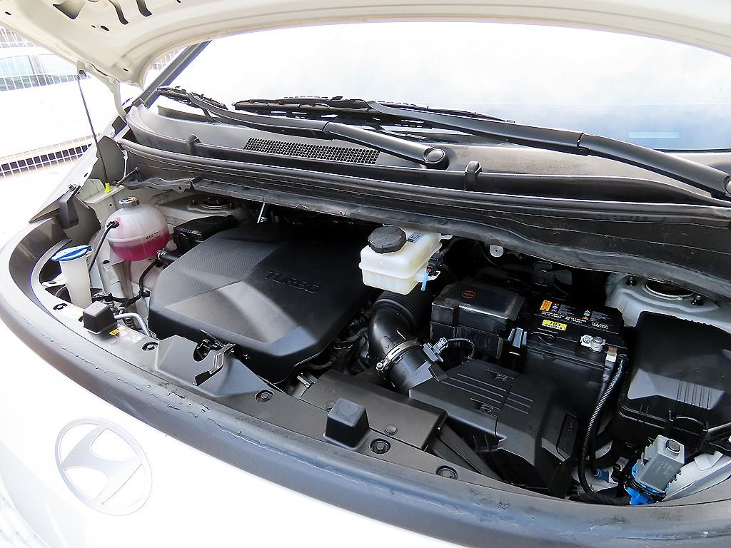 HYUNDAI Staria 2025 Blanco - Importación desde Corea - HF Imports Iquique - Foto 18