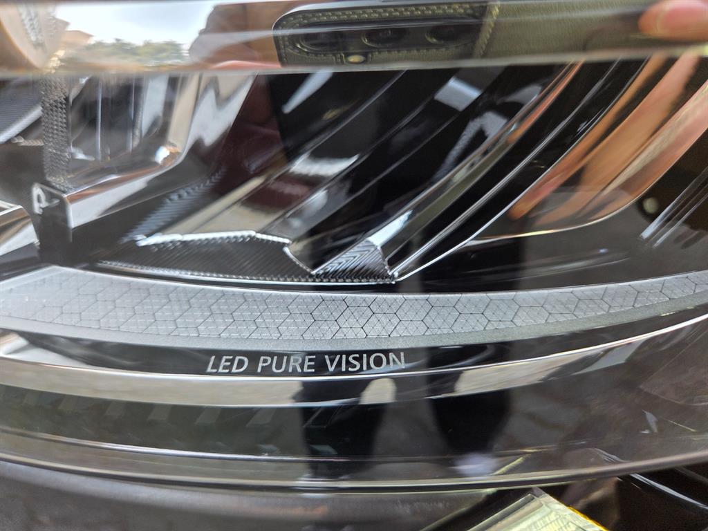 SAMSUNG QM6 - Vista 8