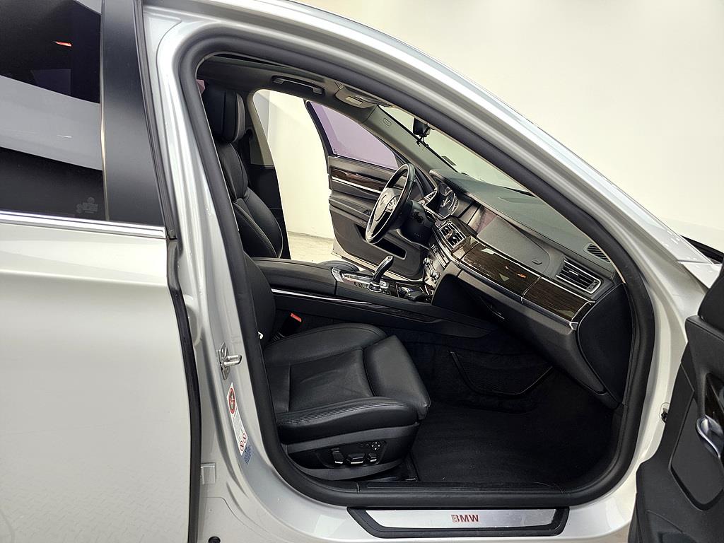 BMW 7 Series - Vista 10