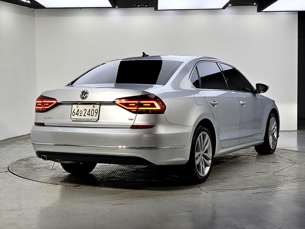 Volkswagen Passat - Vista 4