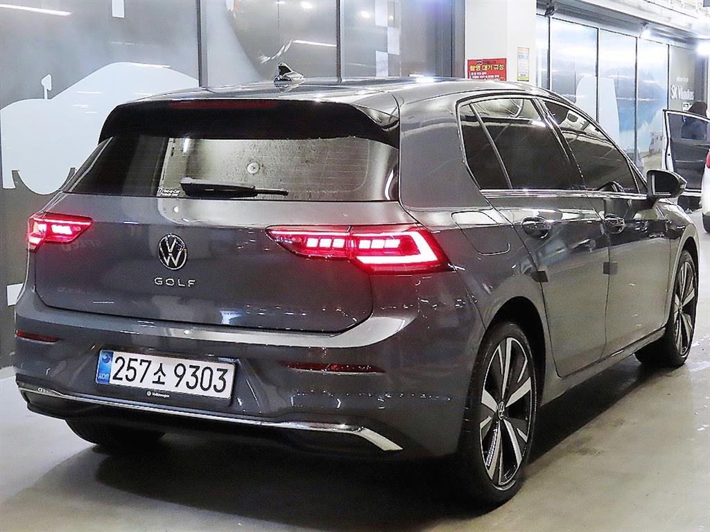 Volkswagen Golf - Vista 4