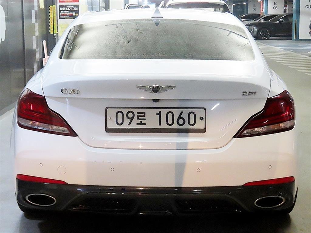 Genesis G70 - Vista 6