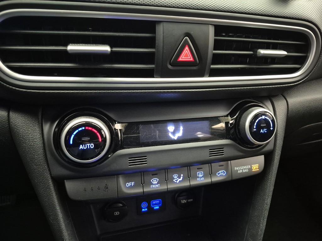 HYUNDAI Kona - Vista 10