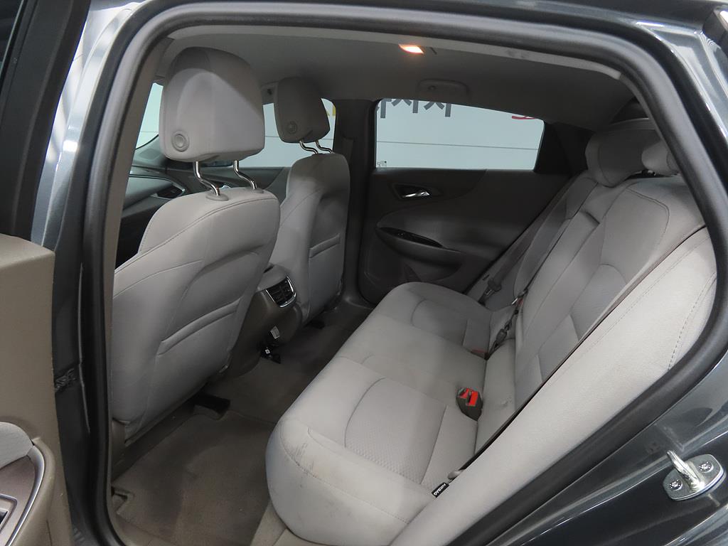 Chevrolet Malibu - Vista 6