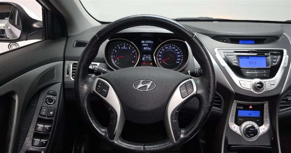 HYUNDAI Avante 2012 Blanco - Importación desde Corea - HF Imports Iquique - Foto 14