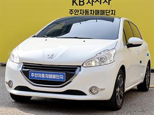 Peugeot 208 - Vista 4