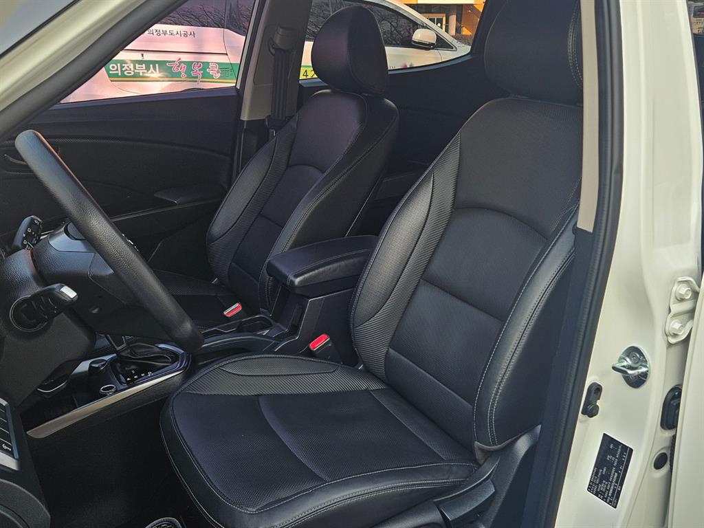 Ssangyong Tivoli - Vista 8