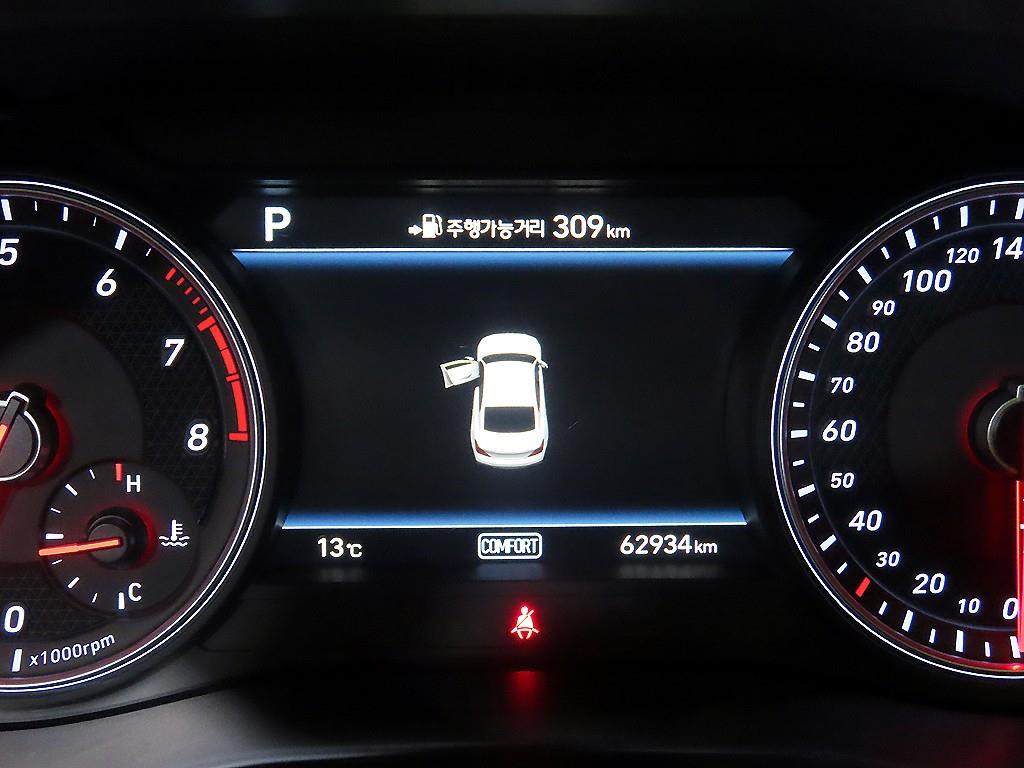 Genesis G70 - Vista 10