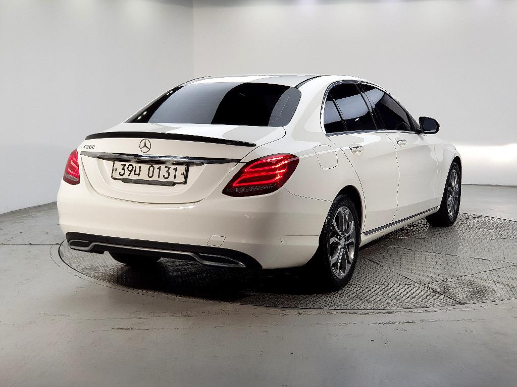 Mercedes Benz C Class - Vista 4