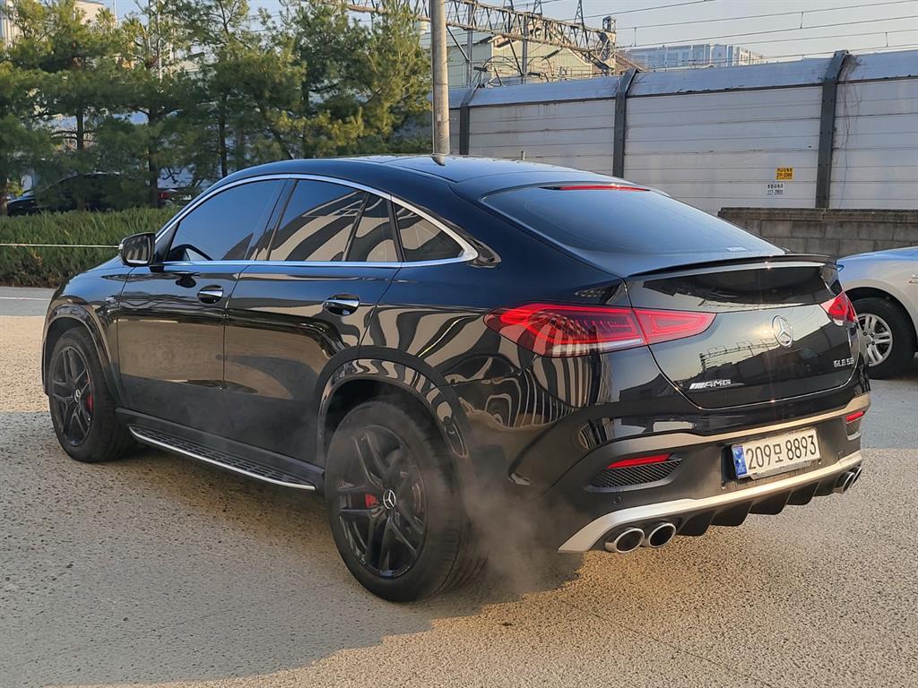 Mercedes Benz GLE Class - Vista 3