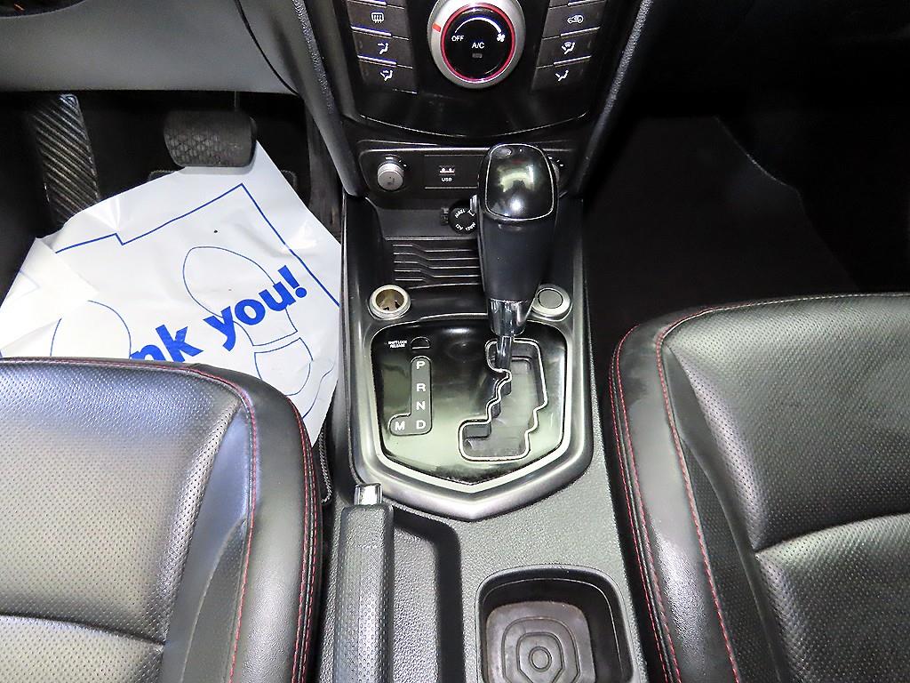 Ssangyong Tivoli - Vista 12