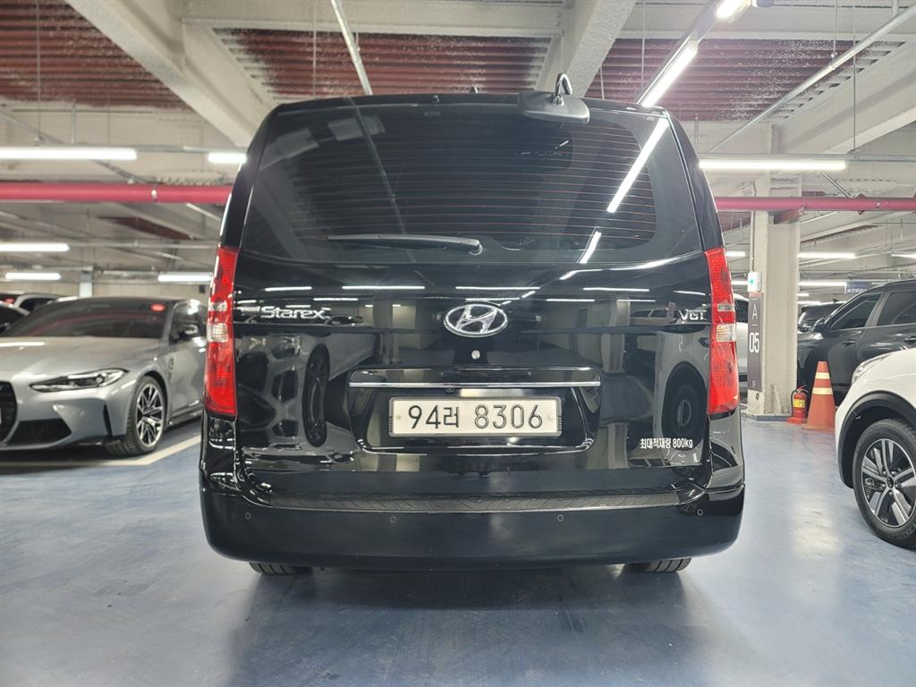 HYUNDAI Starex - Vista 4