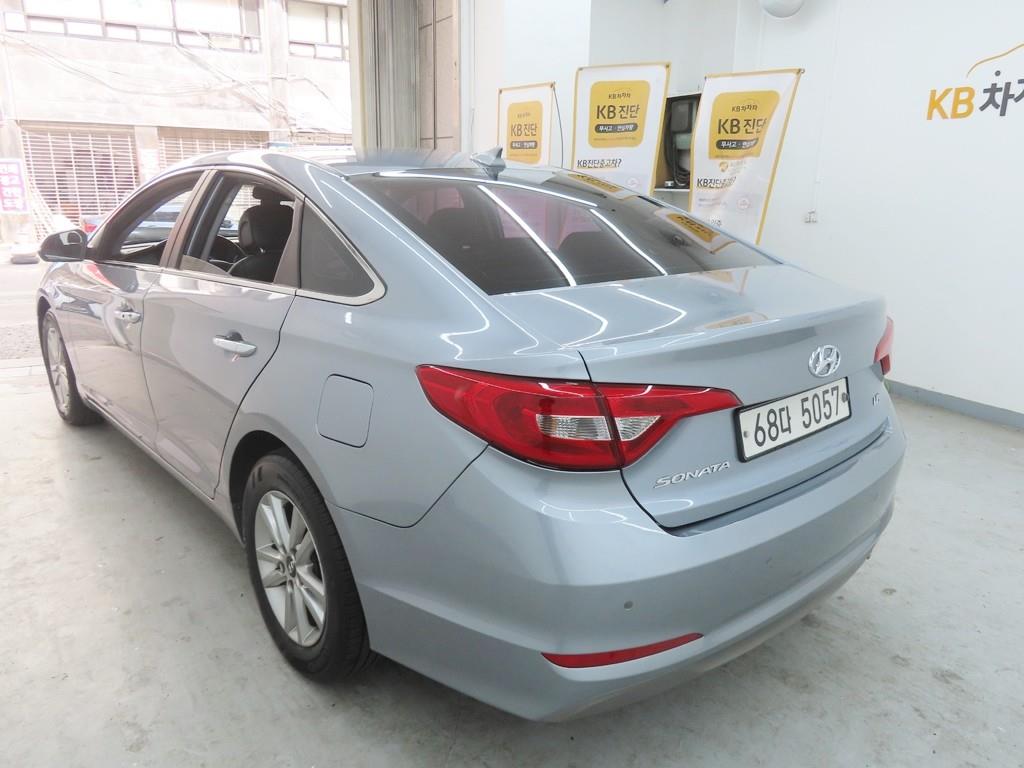 HYUNDAI Sonata - Vista 4