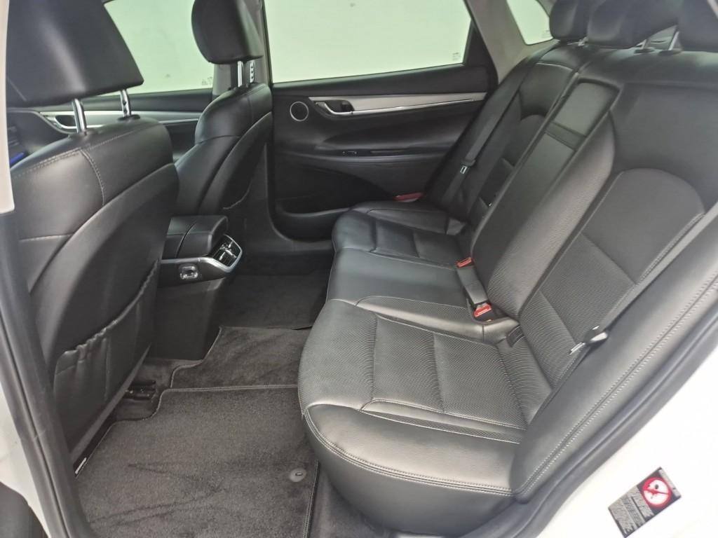 HYUNDAI Grandeur - Vista 12