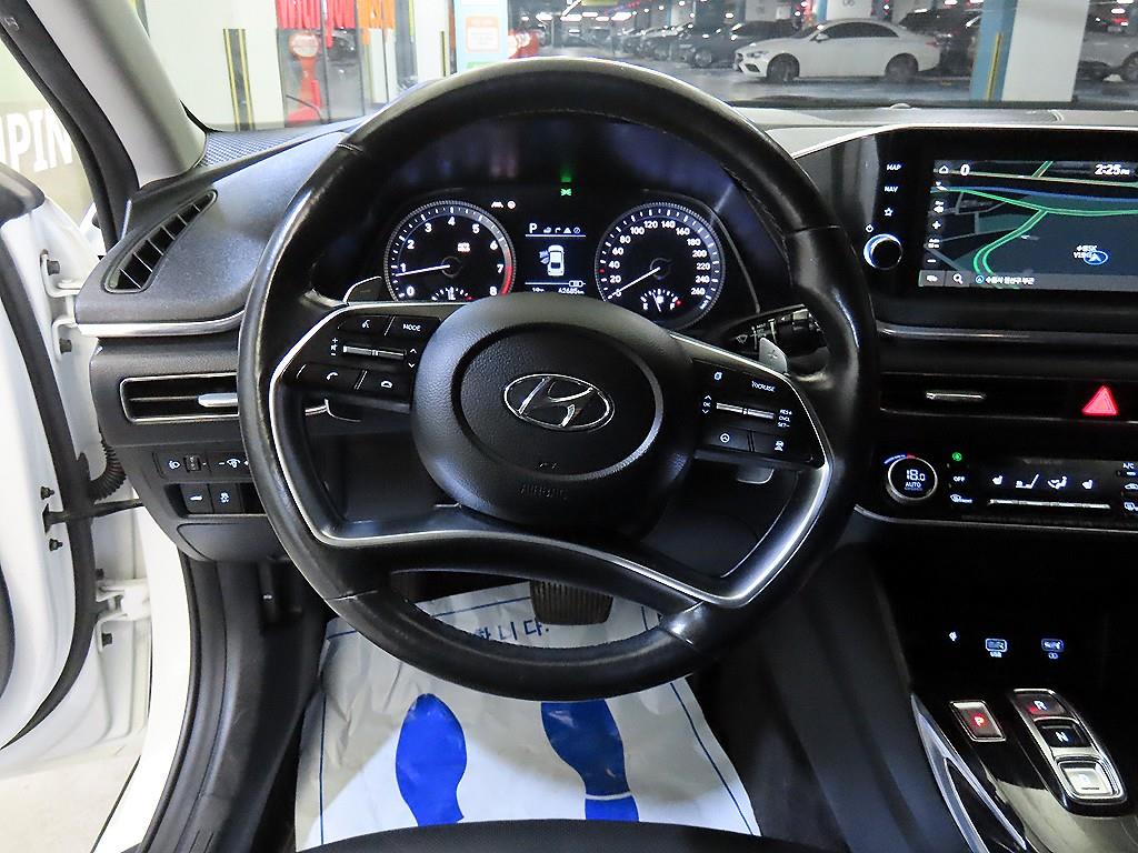 HYUNDAI Sonata - Vista 8