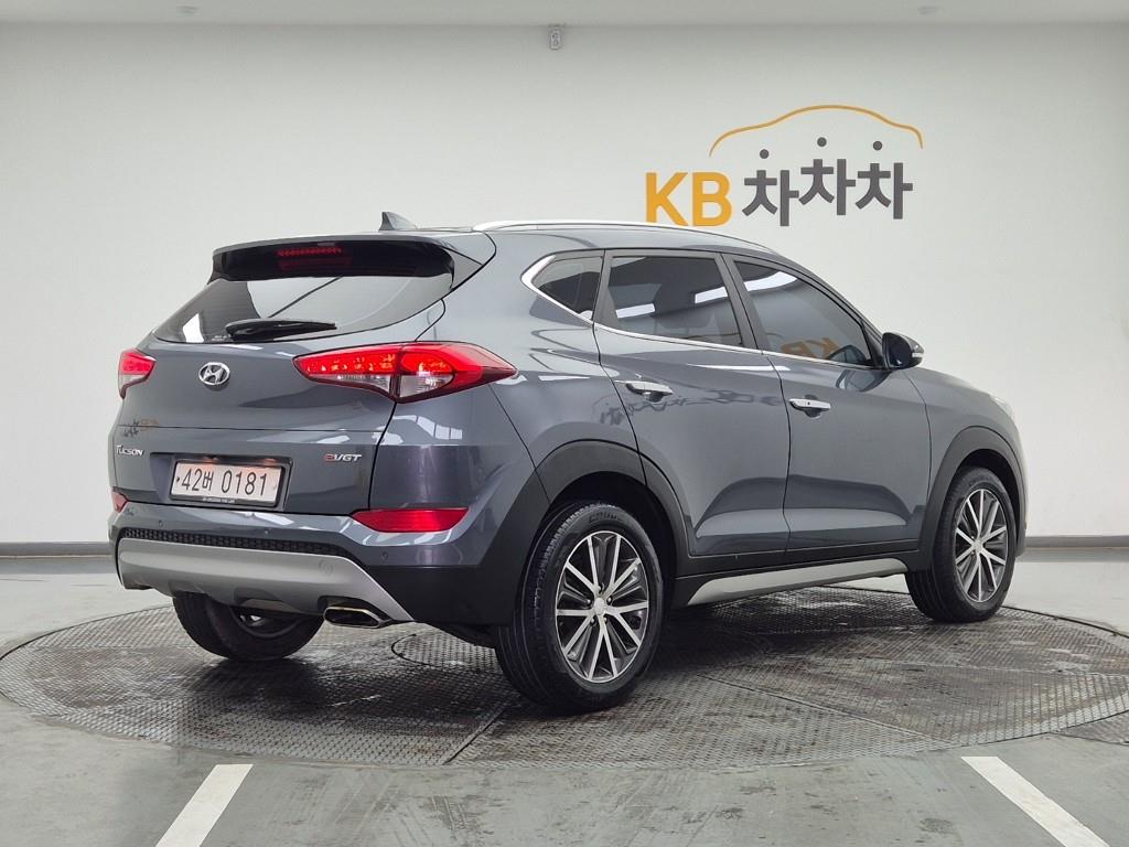 HYUNDAI Tucson - Vista 4