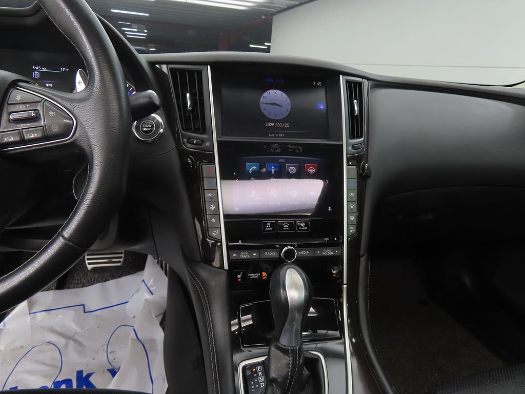 Infiniti Q - Vista 10