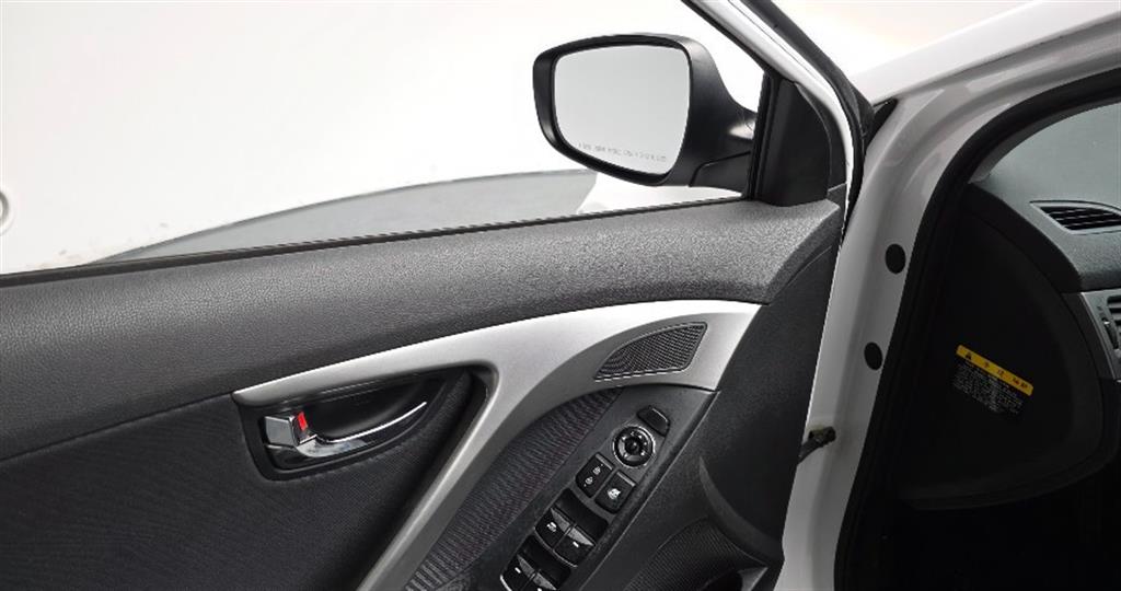 HYUNDAI Avante 2012 Blanco - Importación desde Corea - HF Imports Iquique - Foto 13