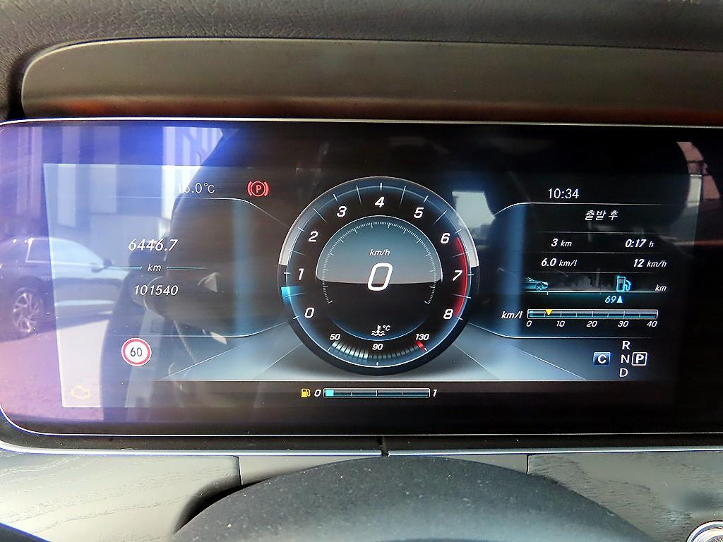 Mercedes Benz E class - Vista 9