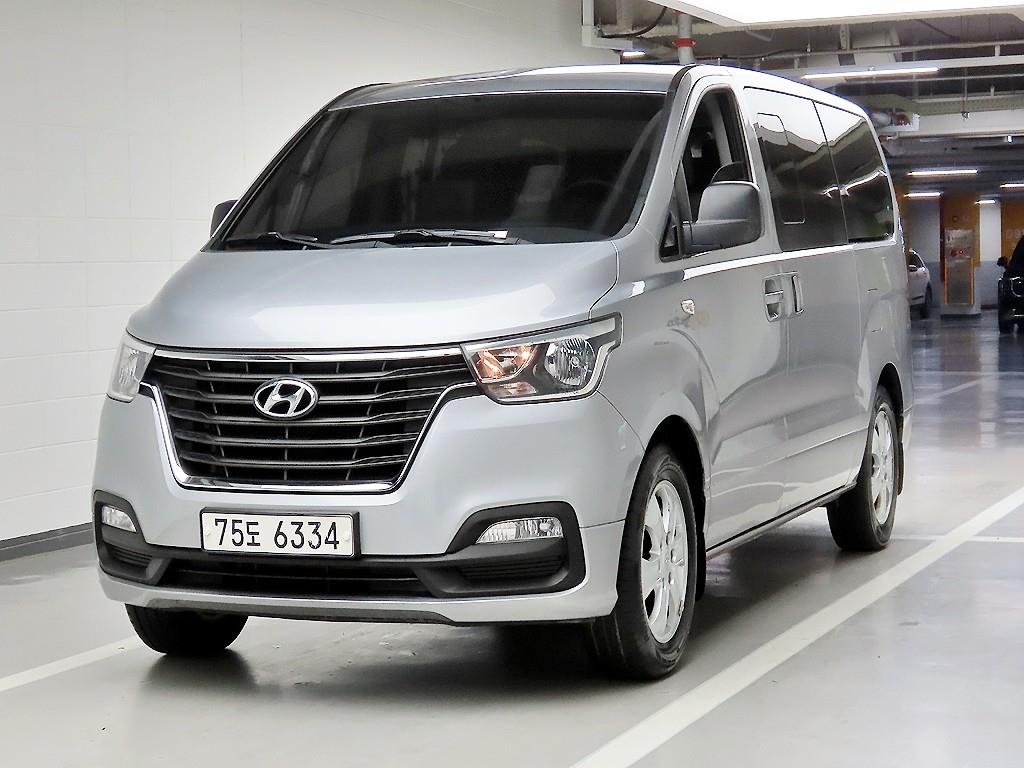 HYUNDAI Starex - Vista 2