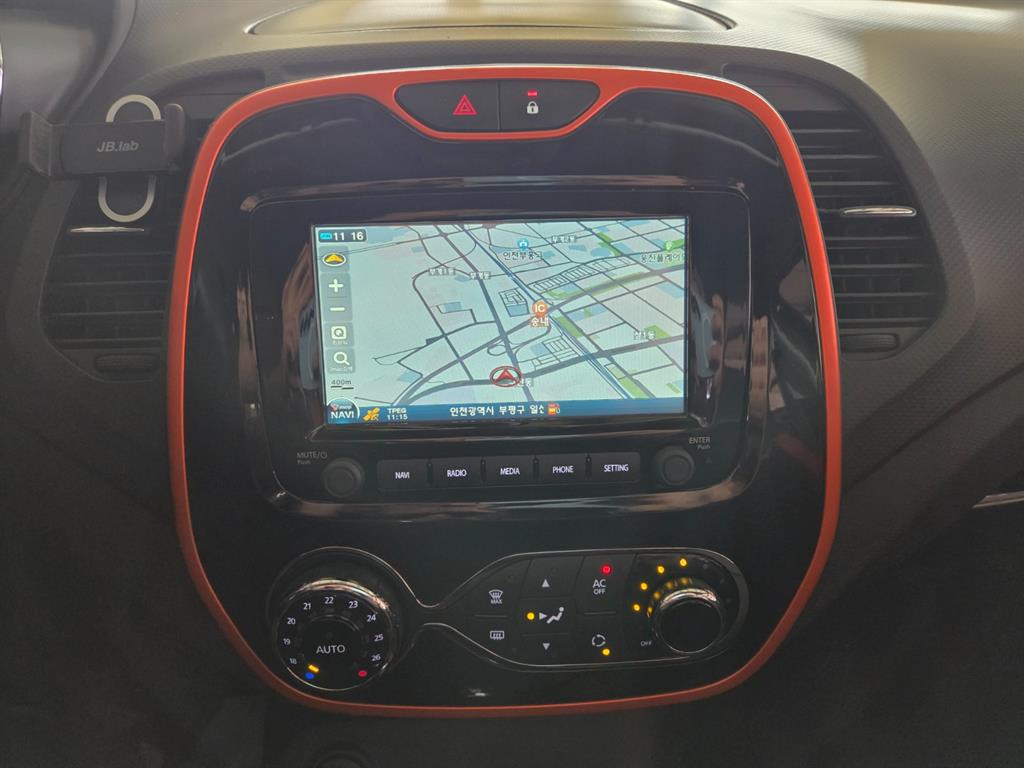 SAMSUNG QM3 - Vista 9