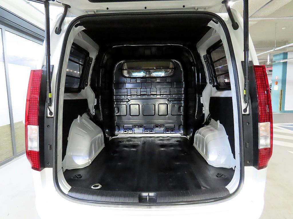 HYUNDAI Staria 2023 Blanco - Importación desde Corea - HF Imports Iquique - Foto 17