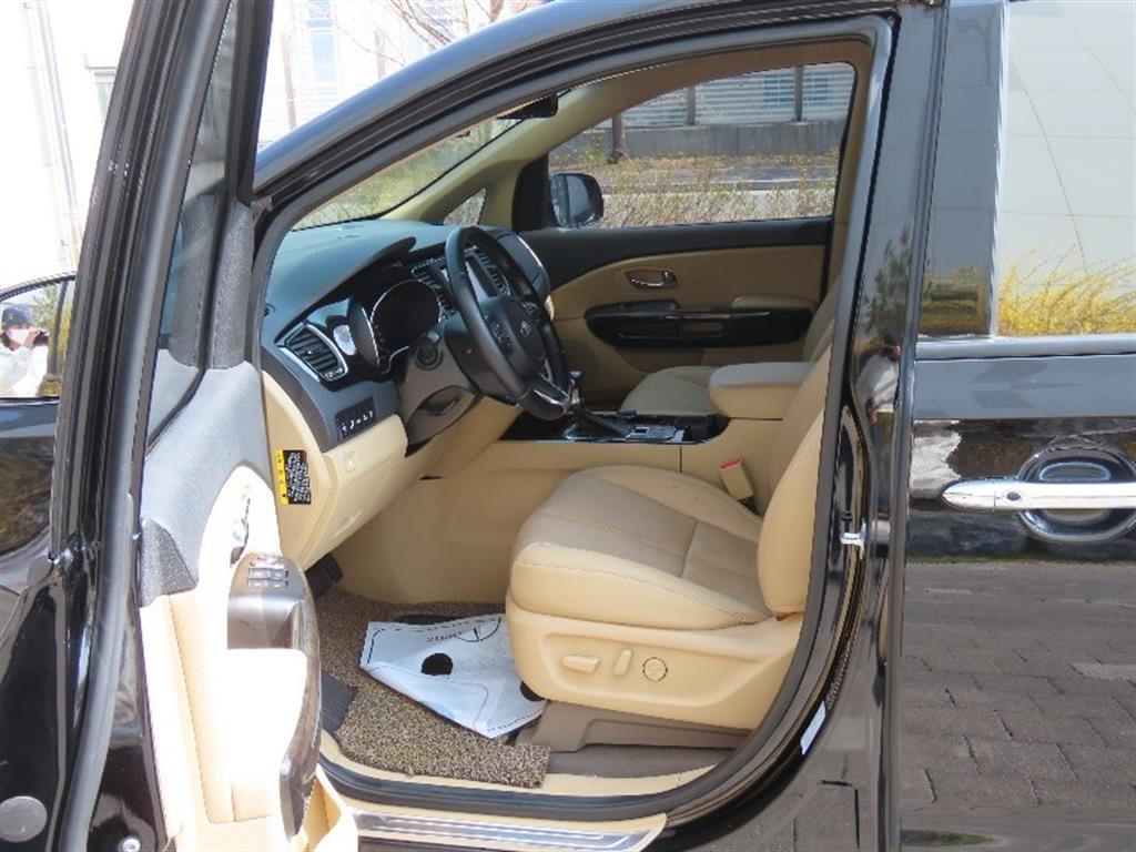 KIA Carnival 2019 Negro - Importación desde Corea - HF Imports Iquique - Foto 13